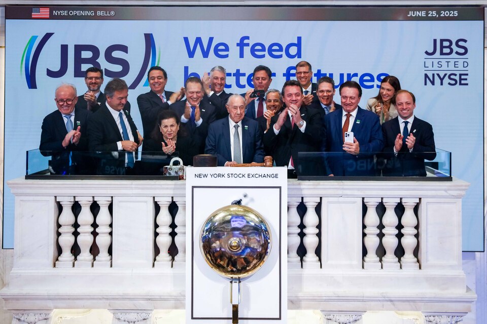 Executivos da JBS marcaram o momento tocando o sino de abertura na NYSE
