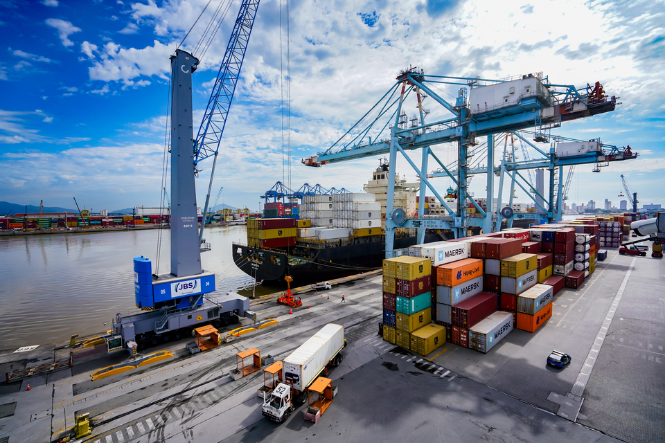 JBS Terminais imprimiu um ritmo de alta eficiência operacional, superando a marca de 430 mil TEUs movimentados